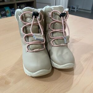 Columbia Kids Tan Boots with Pink Laces (Moritza Boot)